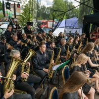Drugi dzień Święta Karpia rozpoczął się z przytupem koncertem Orkiestry Dętej ROK Zator