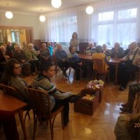 Harcerze z podolszańskiej szkoły u seniorów w Oświęcimiu