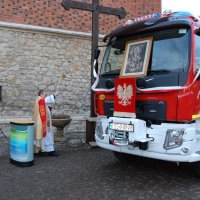 Poświęcenie oraz oficjalne przekazanie nowego wozu bojowego   dla   OSP Podolsze